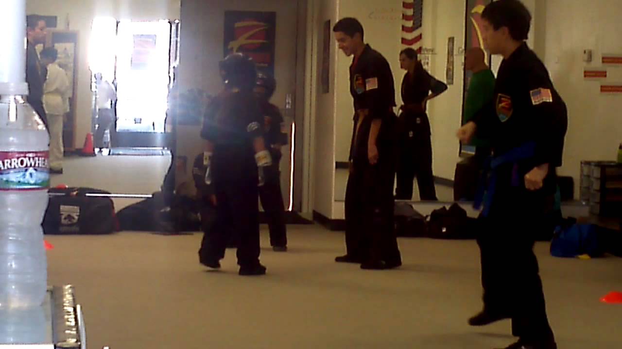 Z ULTIMATE SELF DEFENSE STUDIO GREEN BELT SPARRING