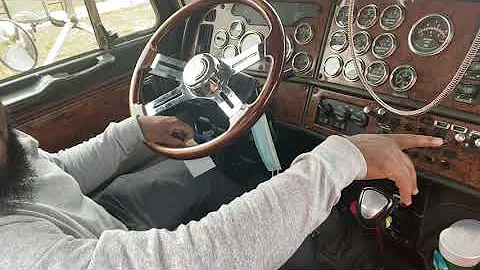 How to shift an 18 speed Peterbilt 379... **READ DESCRIPTION**