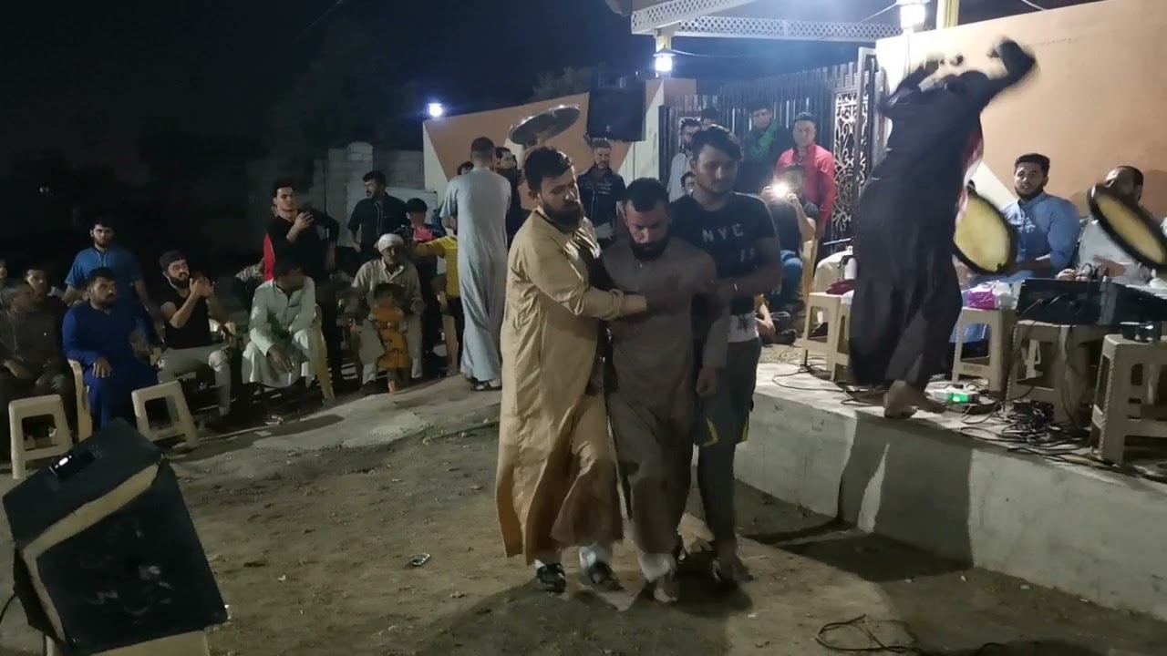 ياسين محمد الفيصل في قرية اللك 😘😘