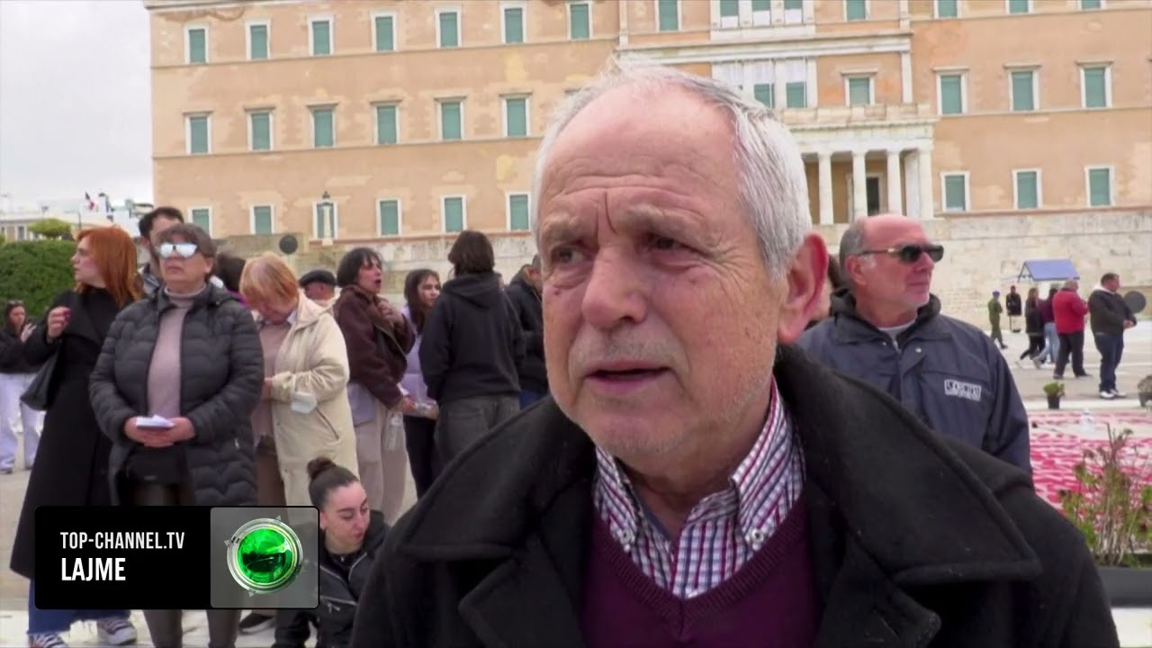 Top Channel/ Mijëra grek në rrugë, përkujtojnë viktimat e aksidentit në Tempi