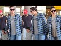 Kareena Kapoor Khan&#39;s Adorable Moment with Son Jeh Spotted At Mumbai Airport