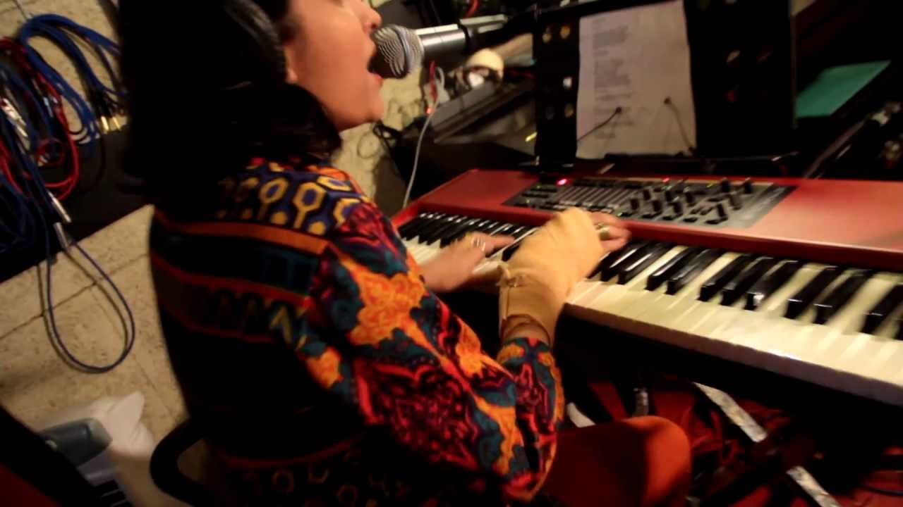 Nandini Srikar - Pa Pa Pa9giotis (pron. Pa-9-yo-tis)