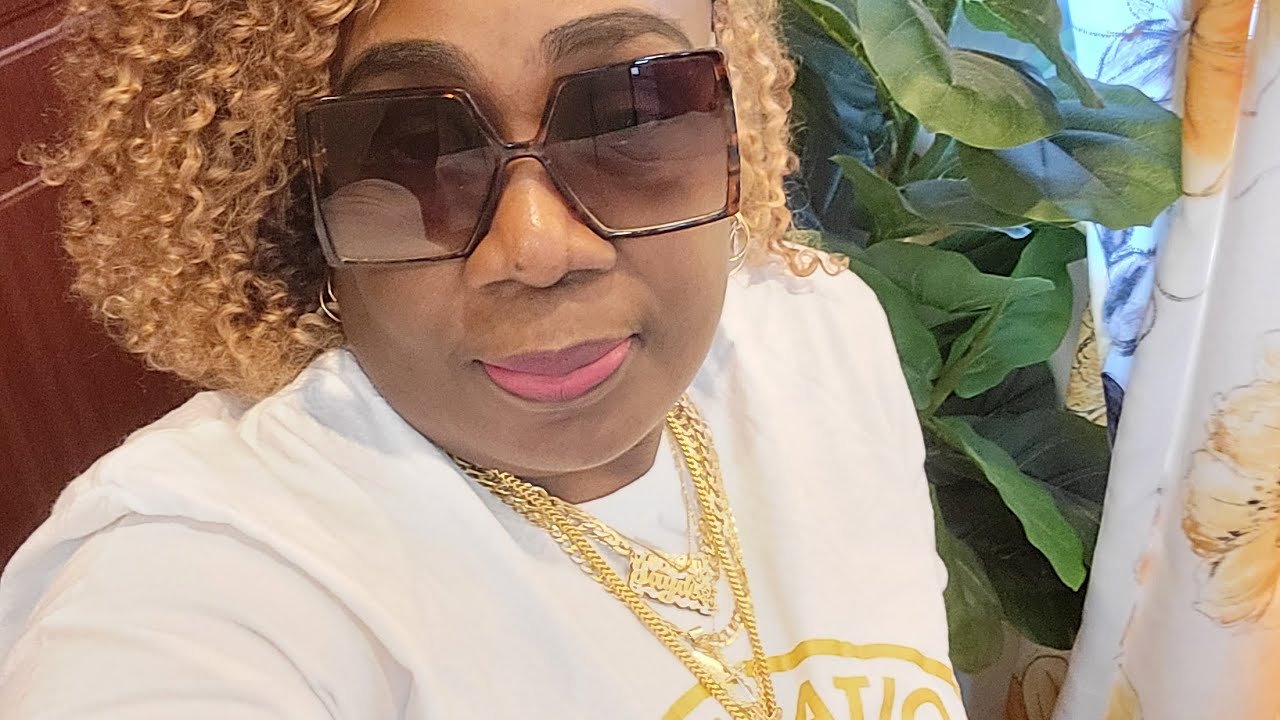 One Donna Gowe On The App .Nyam Bad a She Own That!