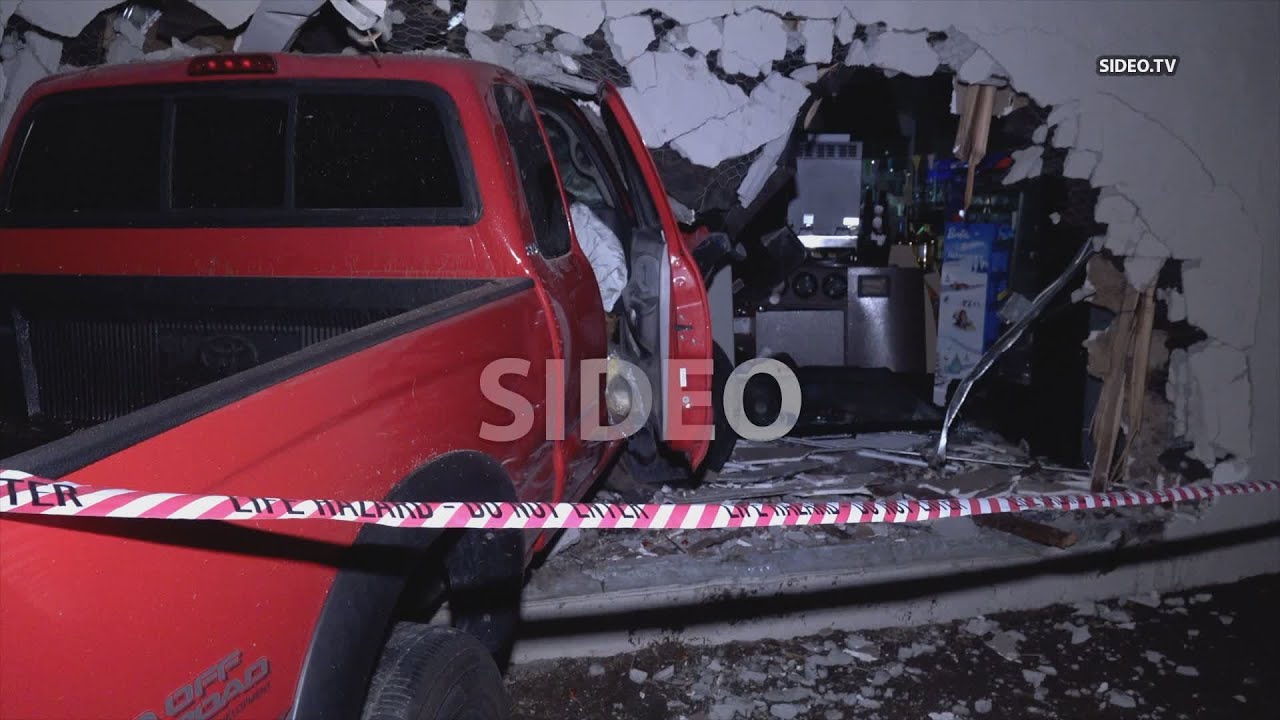 Drunk Driver Smashes Into 7-Eleven - YouTube
