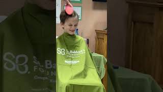 How #cute are these #kids shaving their heads for kids’ #cancer research? 😍 #wholesome #bekind #fun