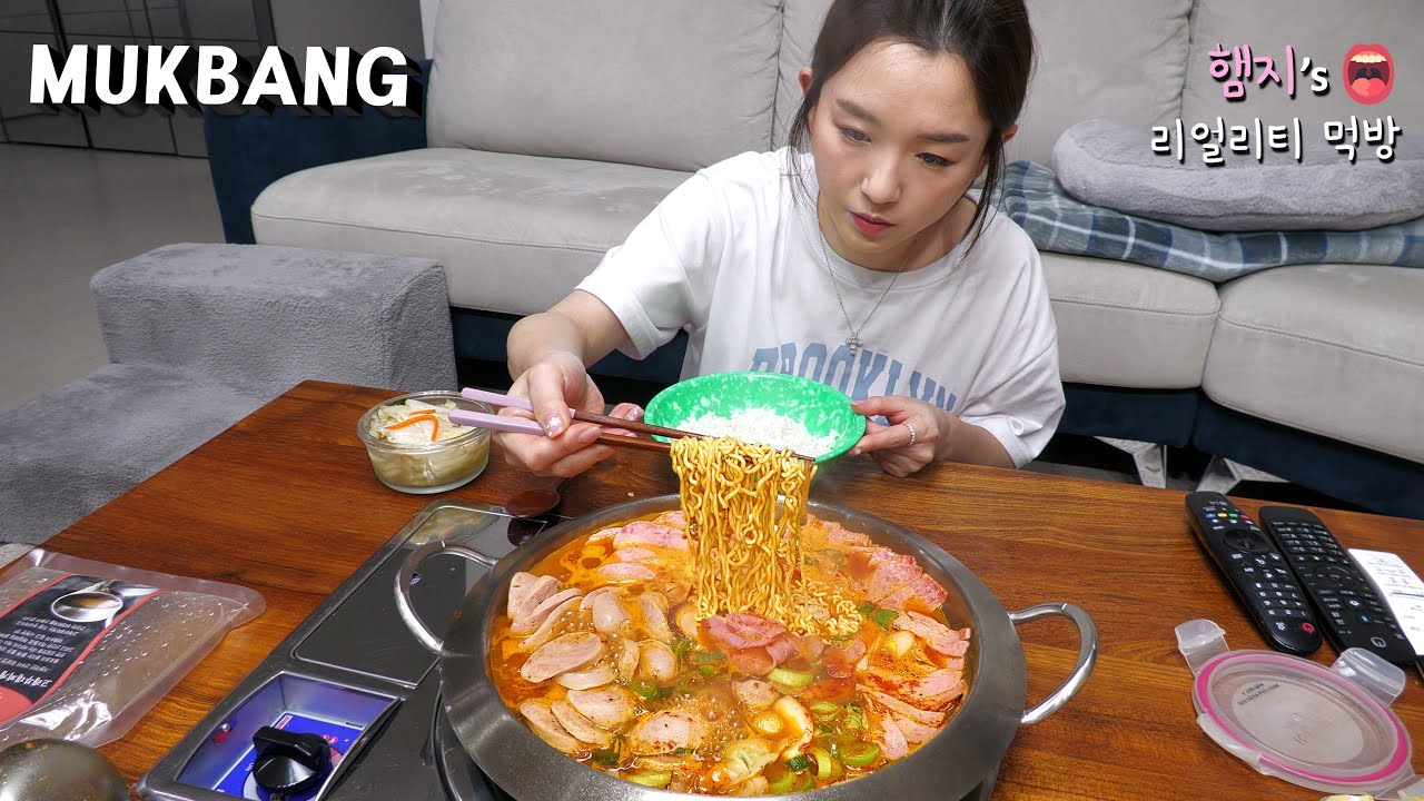 ⁣리얼먹방:) 수제햄으로 만든 부대찌개 ★ ft.라면사리,백김치ㅣBudaejjigaeㅣREAL SOUNDㅣASMR MUKBANGㅣ