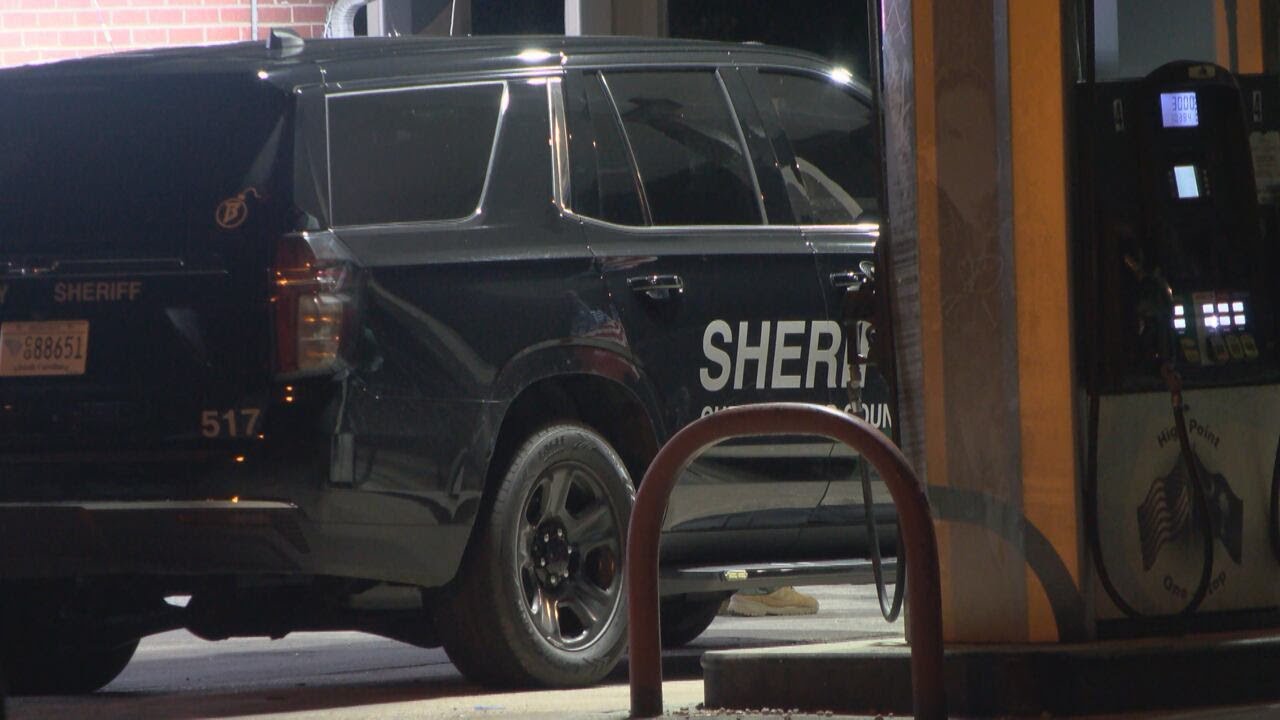 Authorities investigating situation near Chesterfield County convenience store