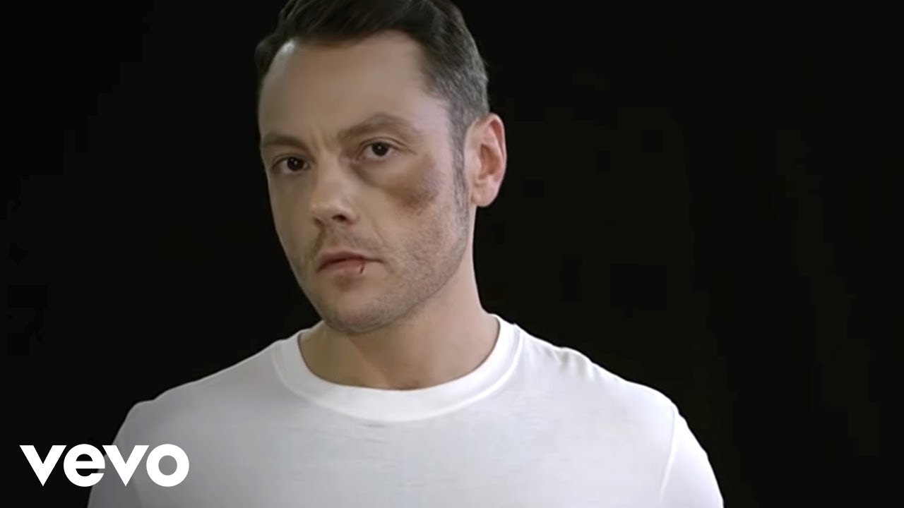 Tiziano Ferro - Senza Scappare Mai Più