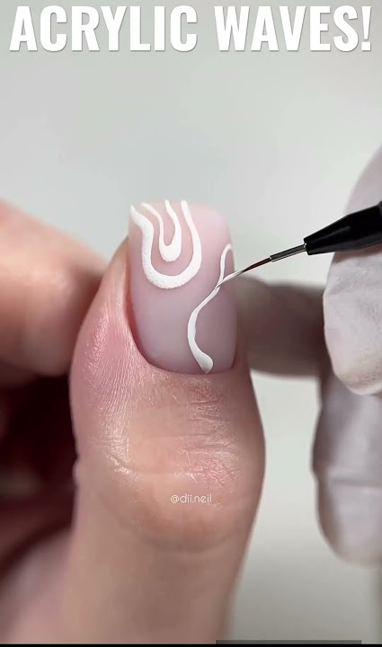 OMG! Trendy Wavy Nails Mini Tutorial!🤩🔥 #nails #shorts