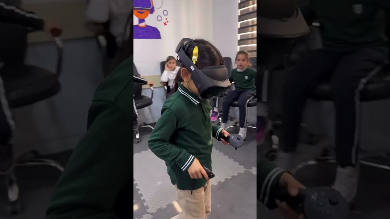 Teaching Students Virtual Reality for the First Time! 🥽 | Computer Science Class