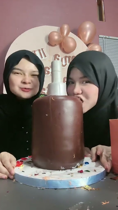 Mukbang kue  🤮🤮🤮 #shorts #imgetlose #nabila#makan  #mukbang #kue