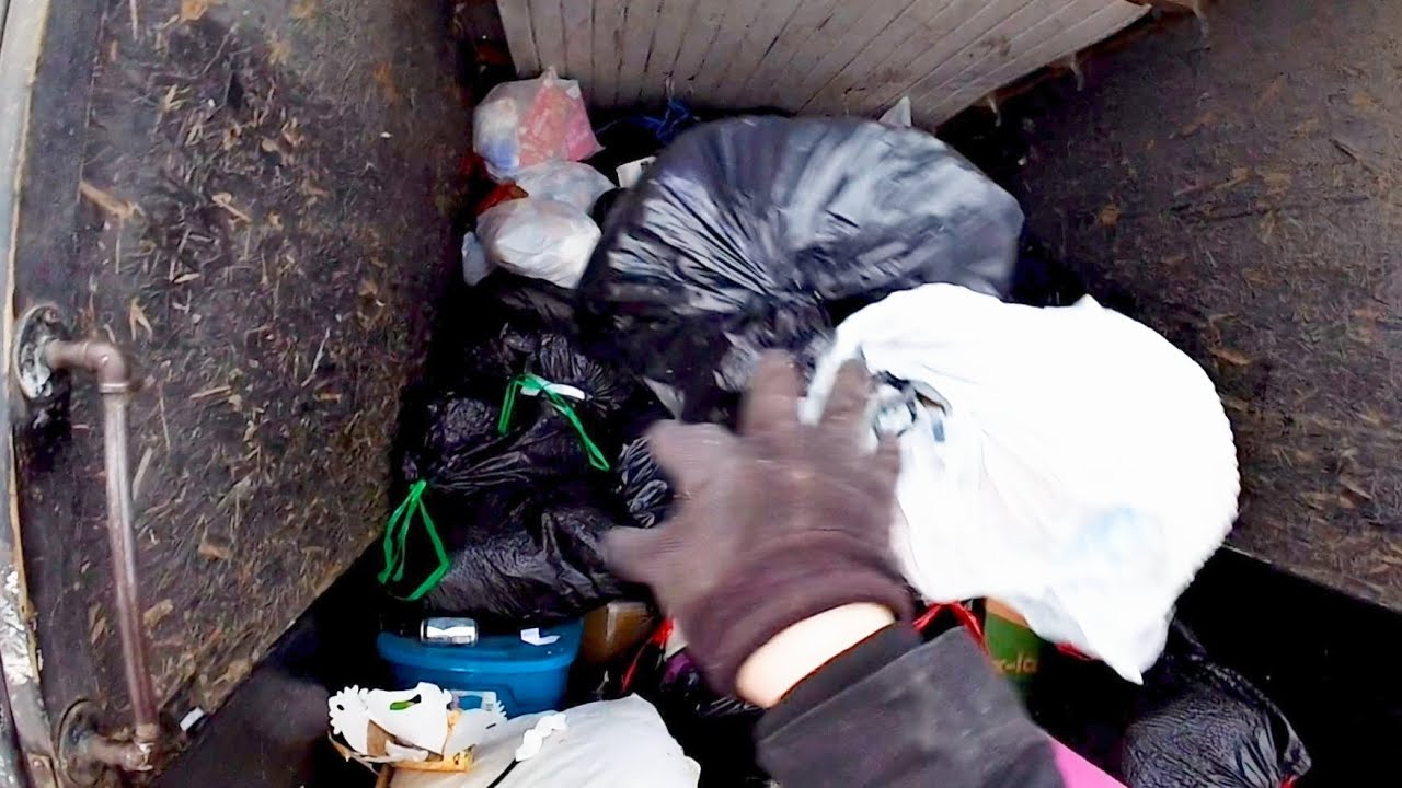 Trash Pick-Up - Lots of Condos 🏘