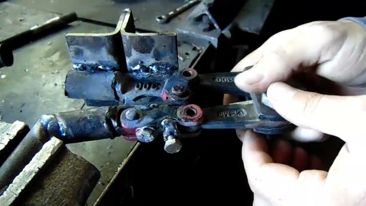 One hand cutting tool