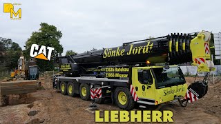 Heavy Lift Crane Liebherr LTM 1230 rigging 🏗️⛑️ging & Excavator Caterpillar 323 loading dirt ⚠️⚒️👷🏗️
