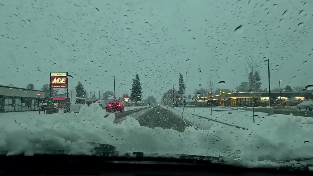6:30 AM driving through Coeur d'Alene after Snow