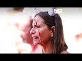 نشطاء يغطون أجسادهم بالطلاء الأحمر احتجاجًا على مصارعة الثيران في بامبلونا