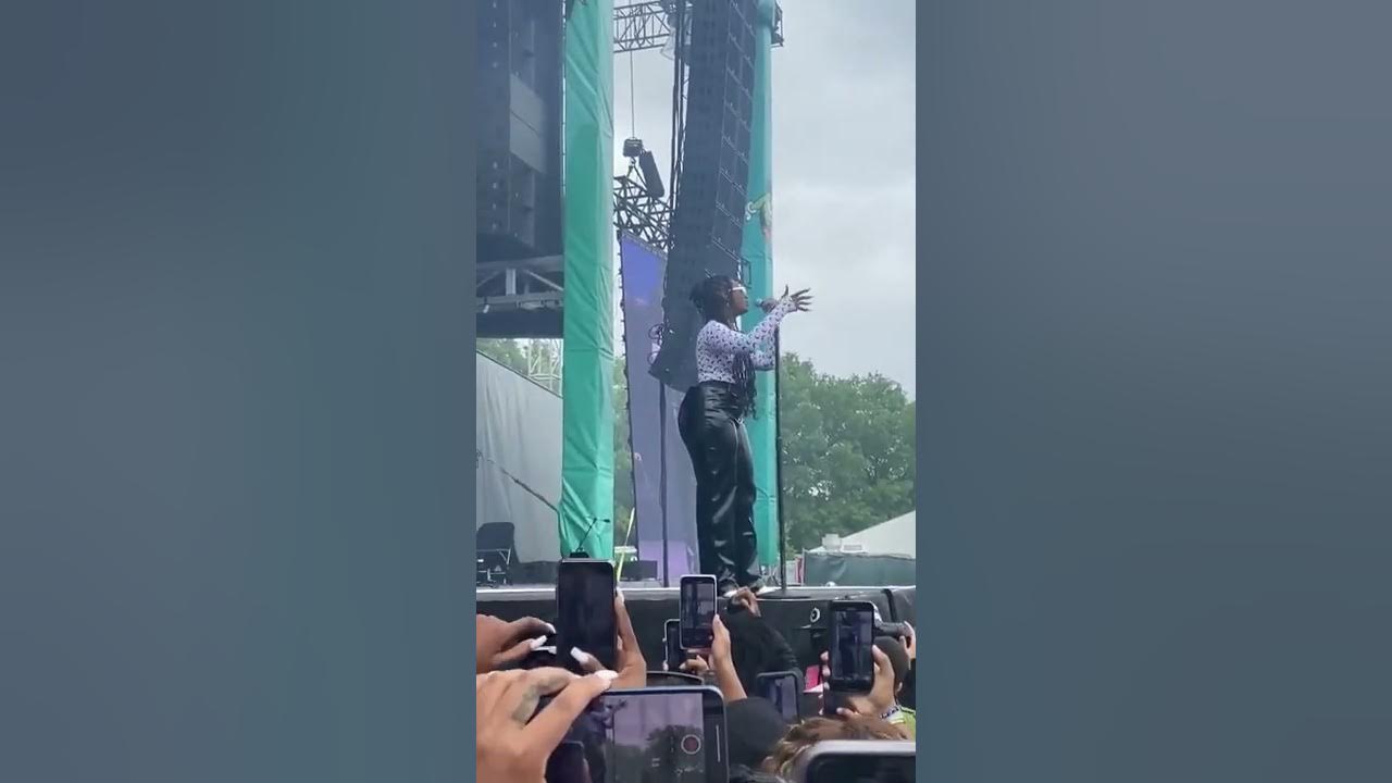 Tems Performing Higher aka Wait for U by Herself, Future & Drake at the Broccoli City Festival in DC