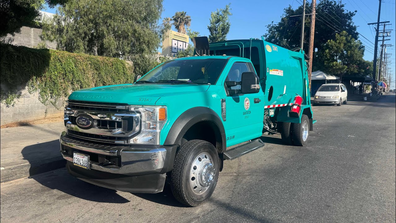 Tiny Rear Loader Garbage Truck on a HUGE Trash Pile - L.A. Sanitation Illegal Dumps