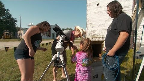 Solar eclipse gives teen scientists a chance to learn