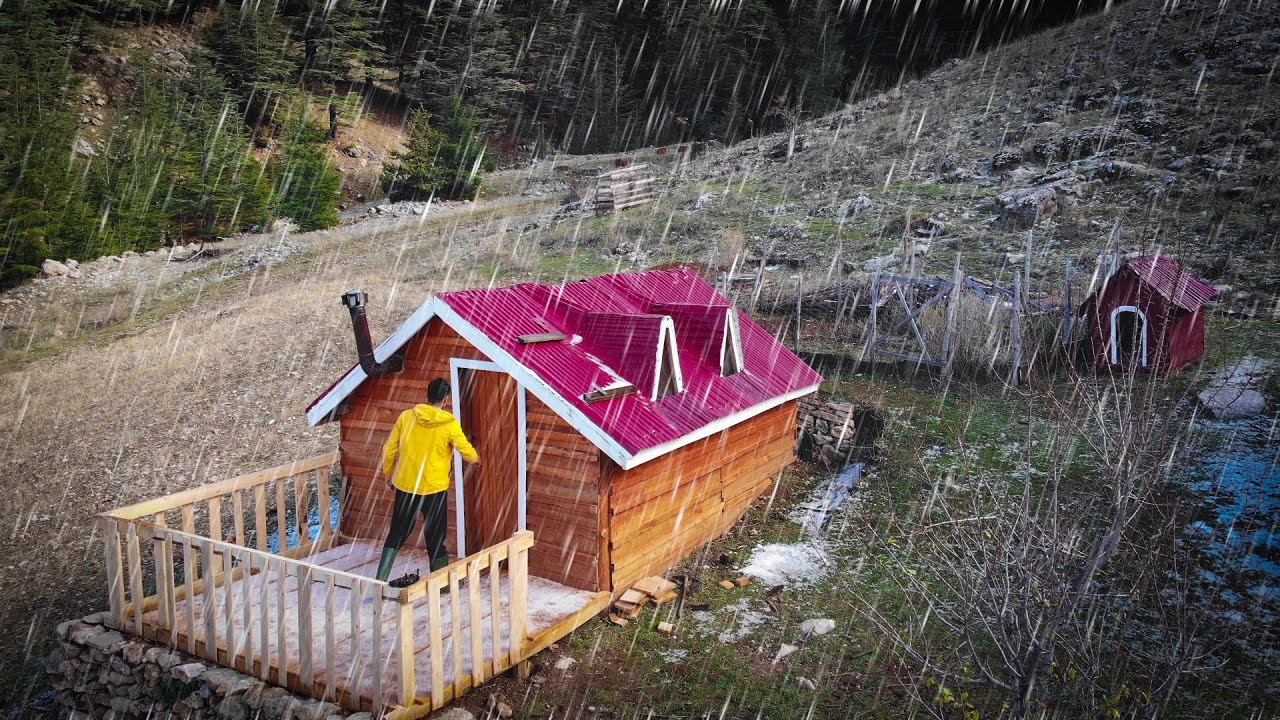 Dağ Evine Teras Yaptım! Yağmur, Fırtına, Sel! Dağ Evinde 3 Gün!