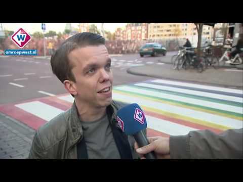 Gemeente Leiden en filmer doen aangifte tegen vandalen regenboogzebrapad