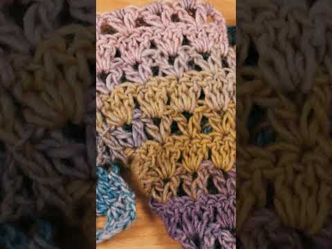 Haken | Lentesjaal met schattig patroon | V-stokjes & Granny-stijl