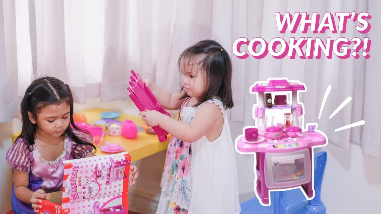 TODDLER PRETEND PLAY IDEAS (COOKING with Renee & Franzyn) Kitchen Toy