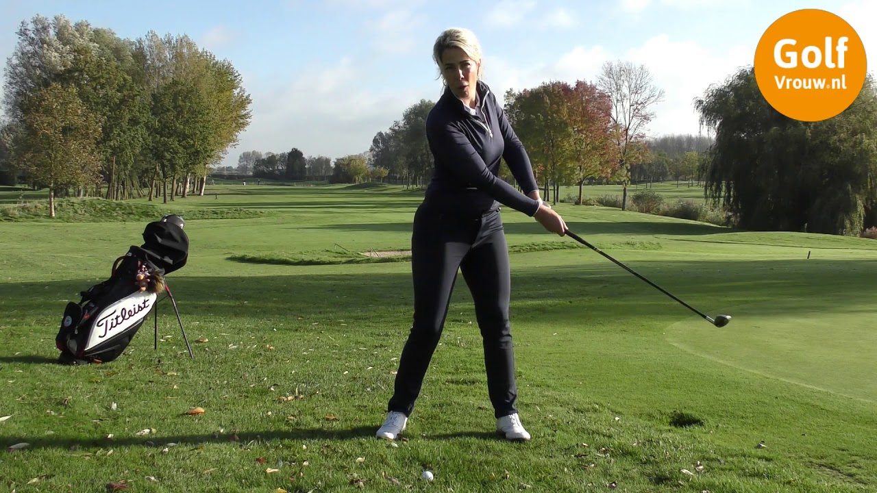Video GolfVrouw - Chippen en de balpositie.