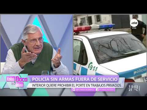 Policía sin armas fuera de servicio