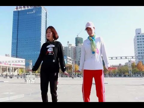 精选广场舞《爱你不是闹着玩儿》，慢节奏大人小孩儿都能跳