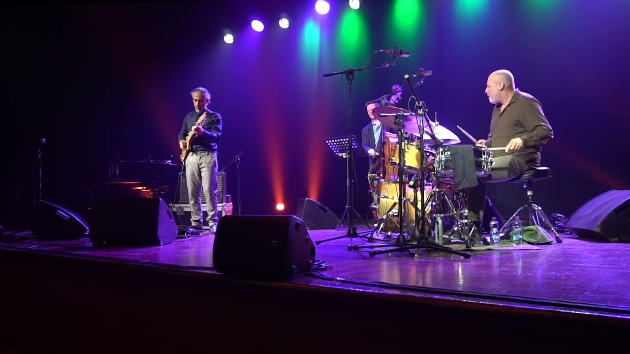 Fabrizio Savino Trio feat. Jeff Ballard Live at Teatro Forma  - Seven town (F. Savino)