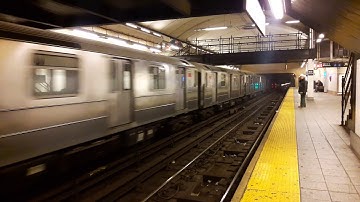 Not in Service R62A (1) Train passing 168th Street