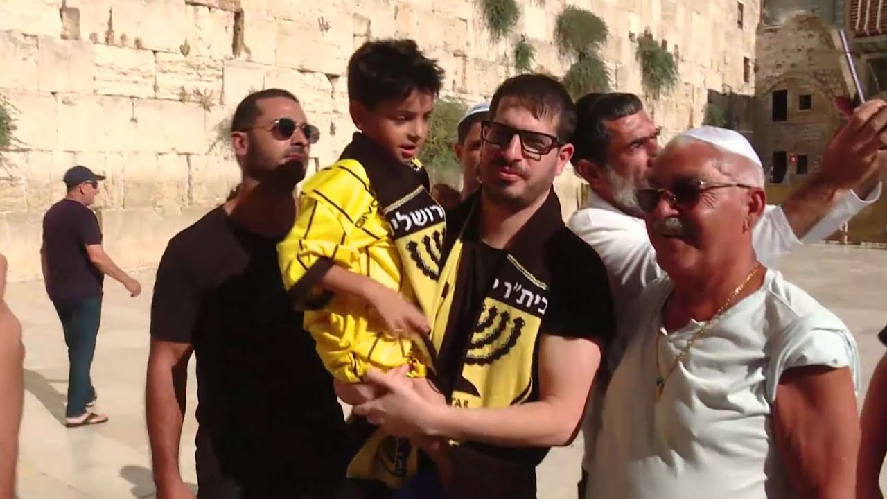 "הפכתי למטרה לחבורה של סחטנים": משה חוגג עוזב את בית"ר