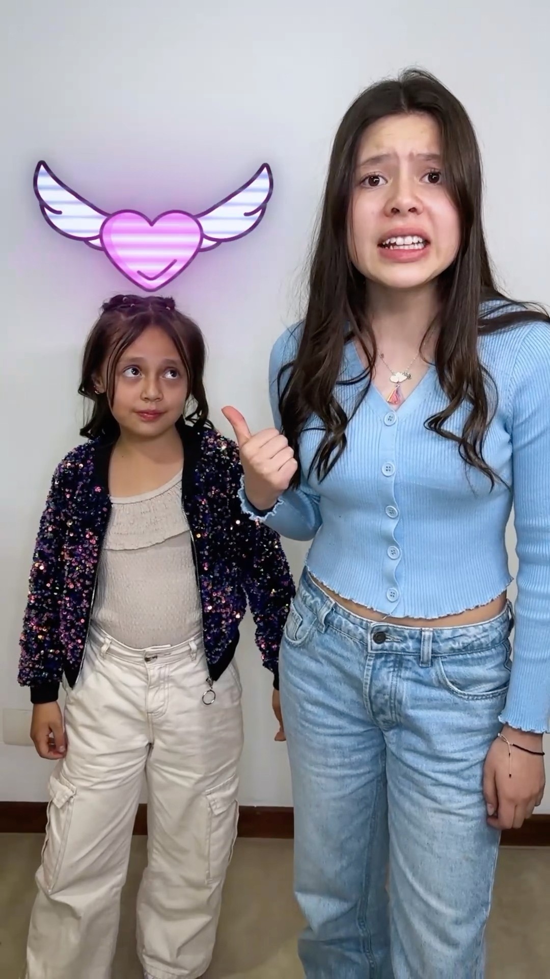 Mi Hermanita Se ENAMORÓ Del Primo De Nuestra HATER