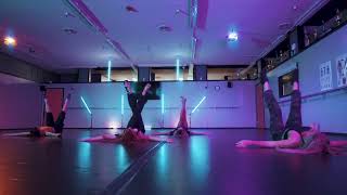 Bri, Lisa, Jess And Mars Dance To Super Freaky Girl By Nicki Minaj For The Heels Cl