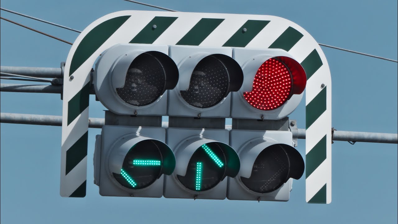 一見の価値あり!?『ｾﾞﾌﾞﾗ板』信号電材 2005.3 1H36YR / 兵庫県神戸市