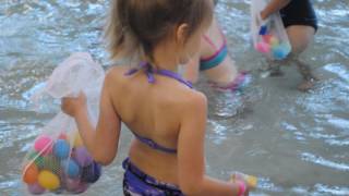 Underwater egg hunt