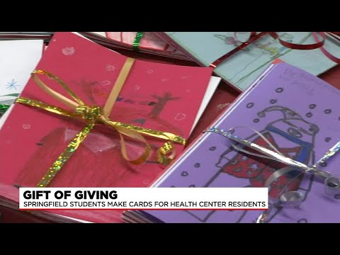 Springfield Students Make Holiday Cards For Miravista Residents
