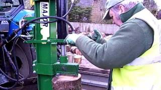 Major 14 Ton Log splitter