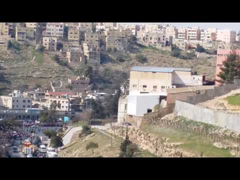 وصول موكب الملك سلمان آل سعود حفظه الله الى العاصمة الاردنية عمان تصوير للموكب فيديو كامل للحدث