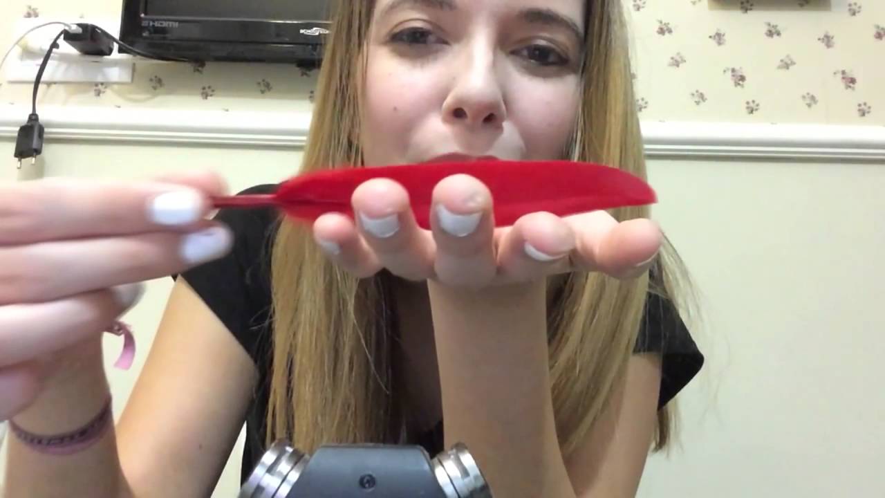 ASMR, Triggers and whispers for sleep. relax with me. EN ESPAÑOL