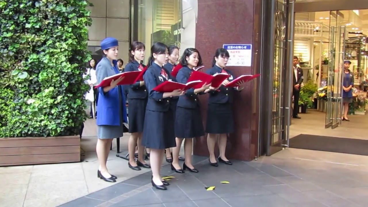 顏晴れ 熊本 鶴屋コーラス部の皆さんの開店前のサプライズ歌声がステキ Youtube