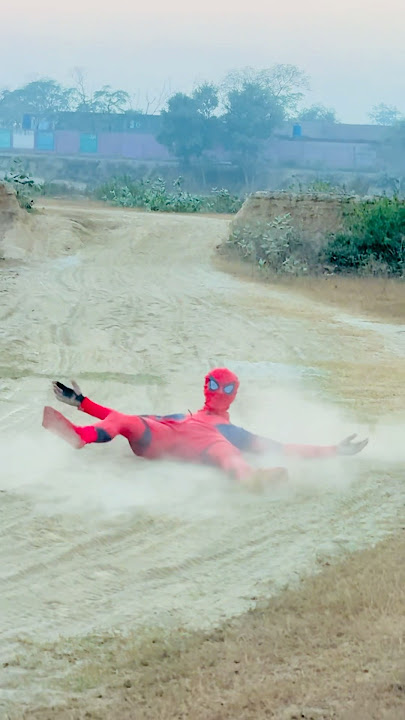 Spider-Man ￼Bazi laga ta howa gir giya ha wasa full maza ki video ha
