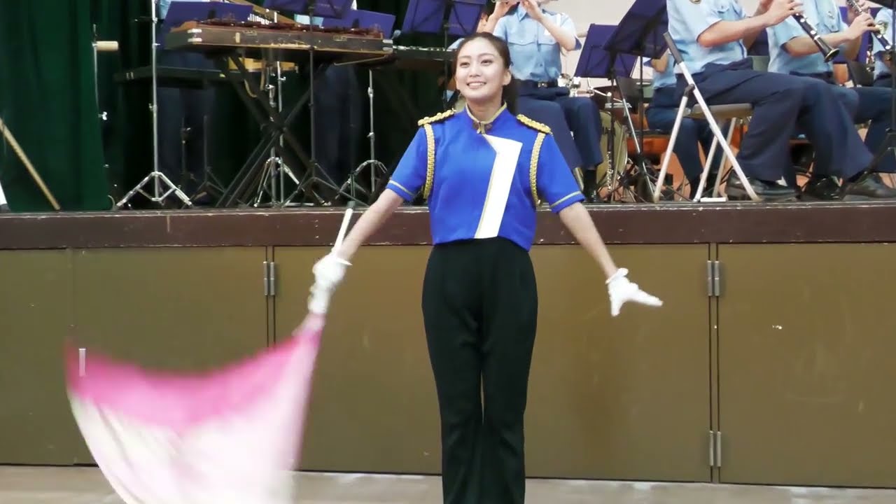 女性警察官ダンス＆フラッグ演技 大阪・関西万博オフィシャルテーマ