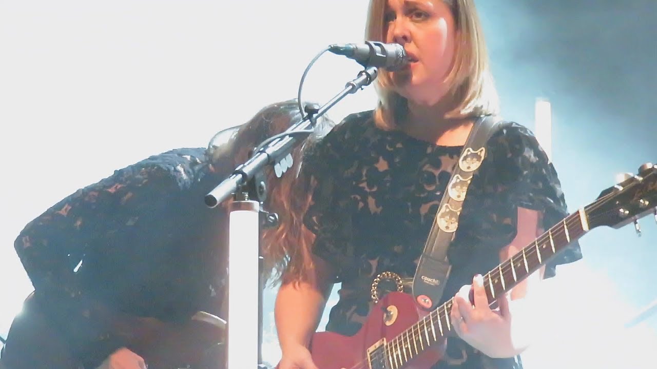 SLEATER-KINNEY - DIG ME OUT