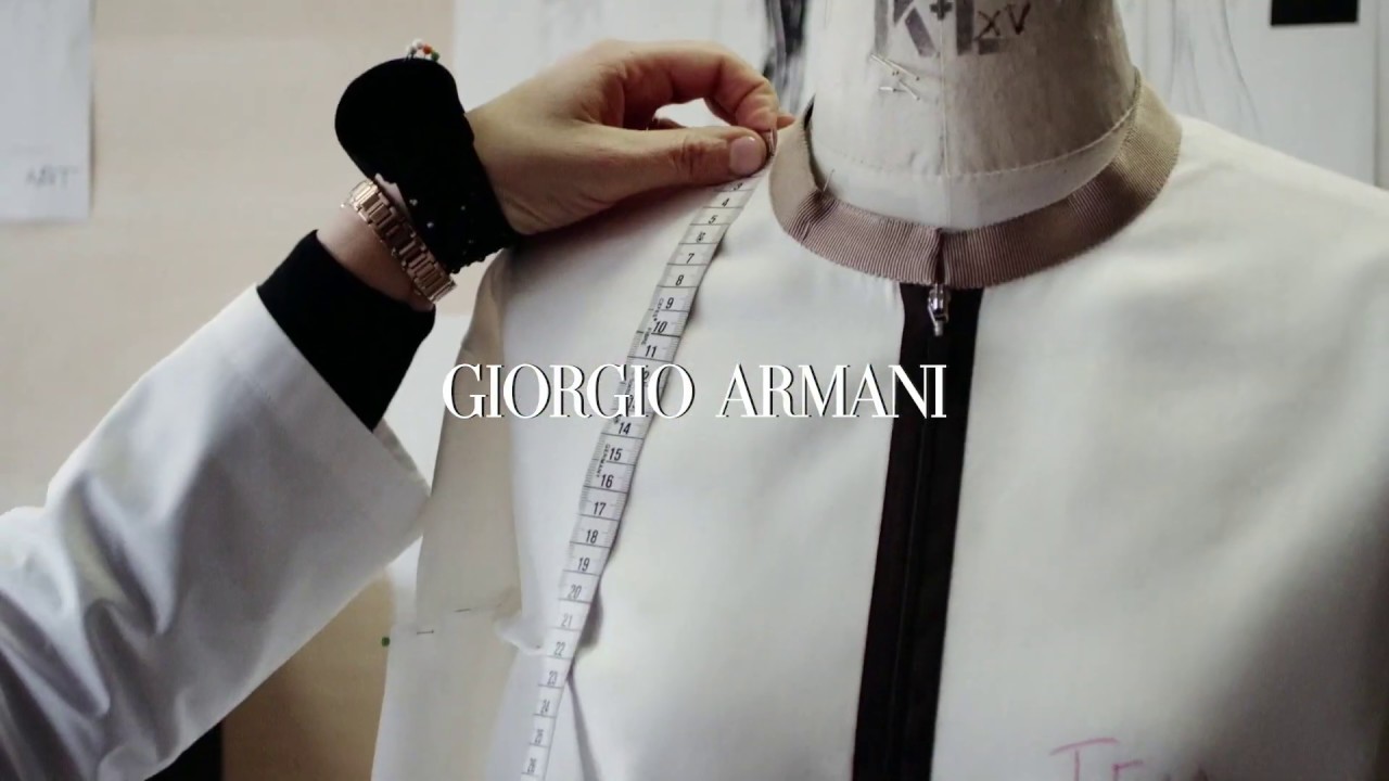 ⁣Giorgio Armani Craftsmanship: Womenswear