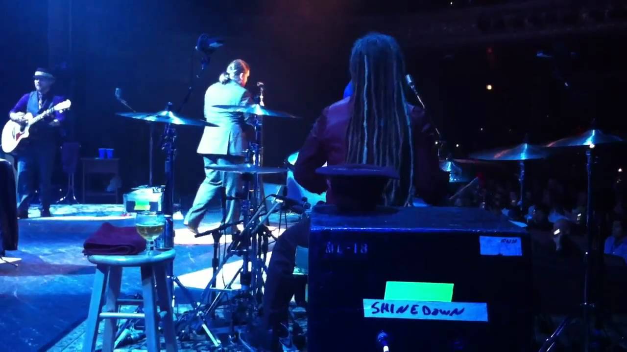 Shinedown back stage acoustic " Burning Bright " YouTube