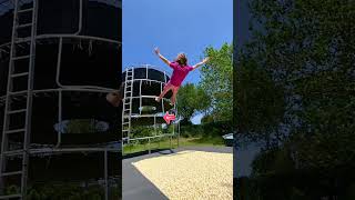 Trampolin Vs Popcorn