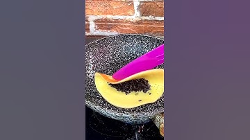 Thumbnail of simple chocolate filled snack only 3 ingredients #shorts