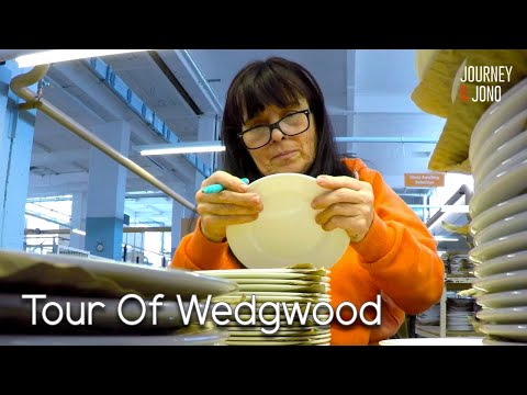 40. Narrowboat to Wedgwood Pottery Factory & I throw a Pot